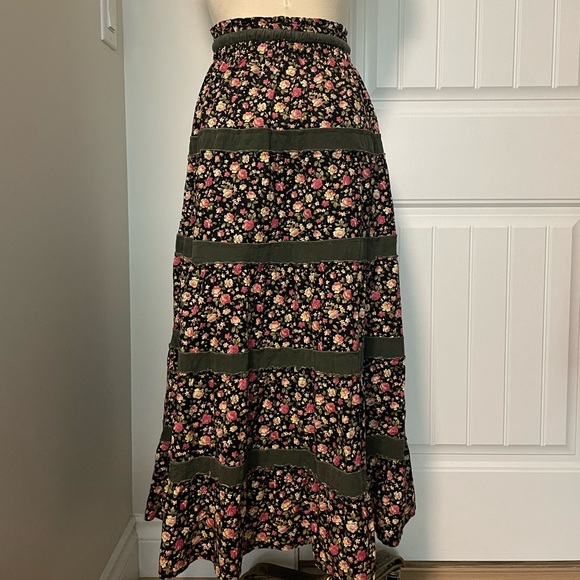 Gorgeous vintage tiered floral prairie skirt xs/s - Picture 8 of 8
